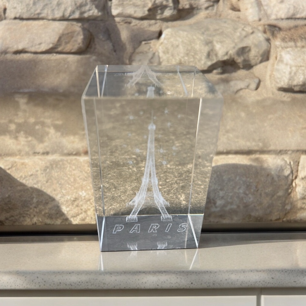 Glass 3D Hologram Eiffel Tower Paperweight/Decorative *Heavy*
